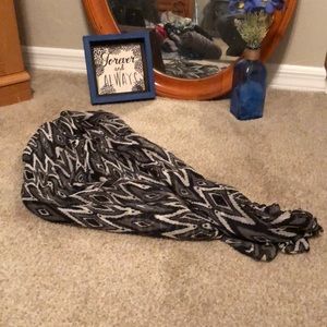 Multi patterned scarf